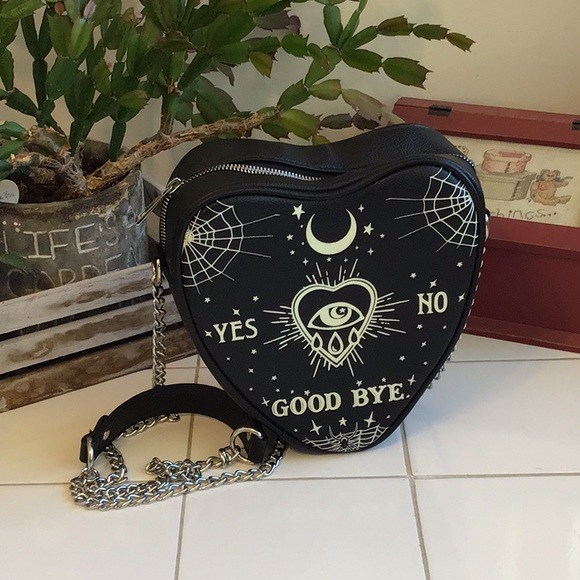 Hot Topic Handbags - ‘Hot Topic’ Glow-in-the-Dark Figural Heart Shaped Crossbody NWOT